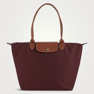 Longchamp Medium Le Pliage Nylon Shoulder Tote in Burgundy